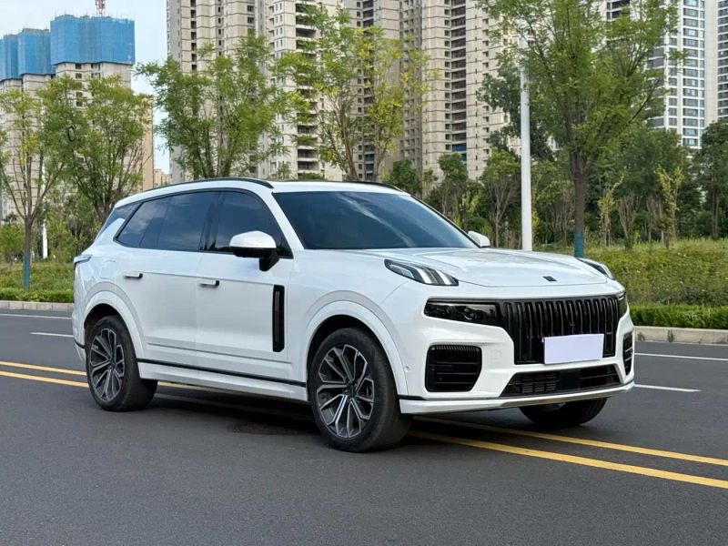 Lynk&co 09