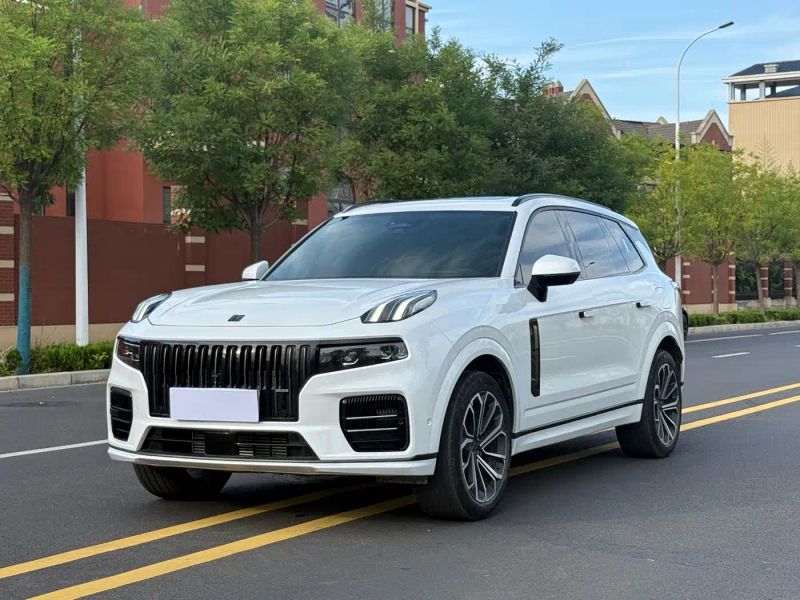 Lynk&co 09
