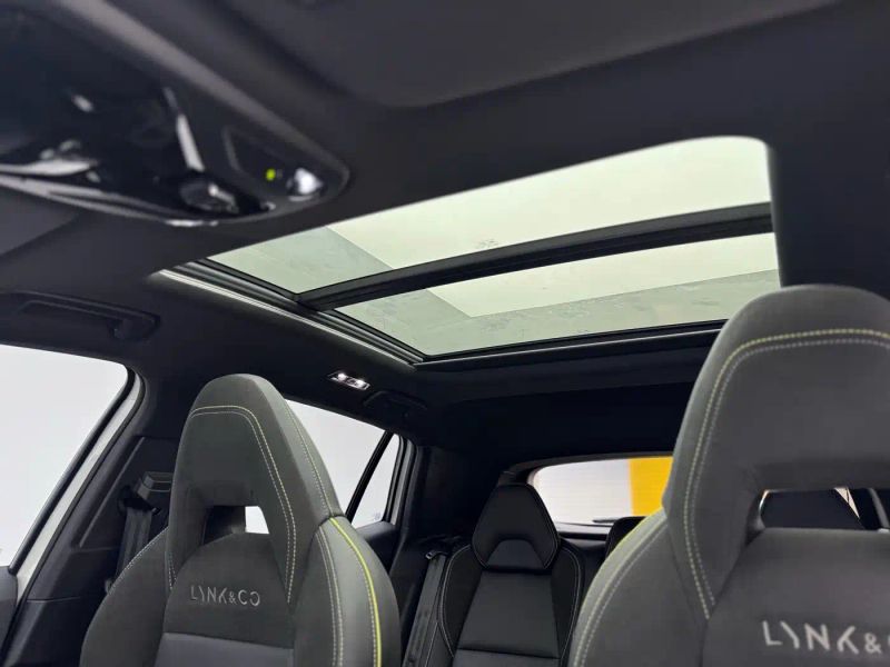 Lynk&co 06