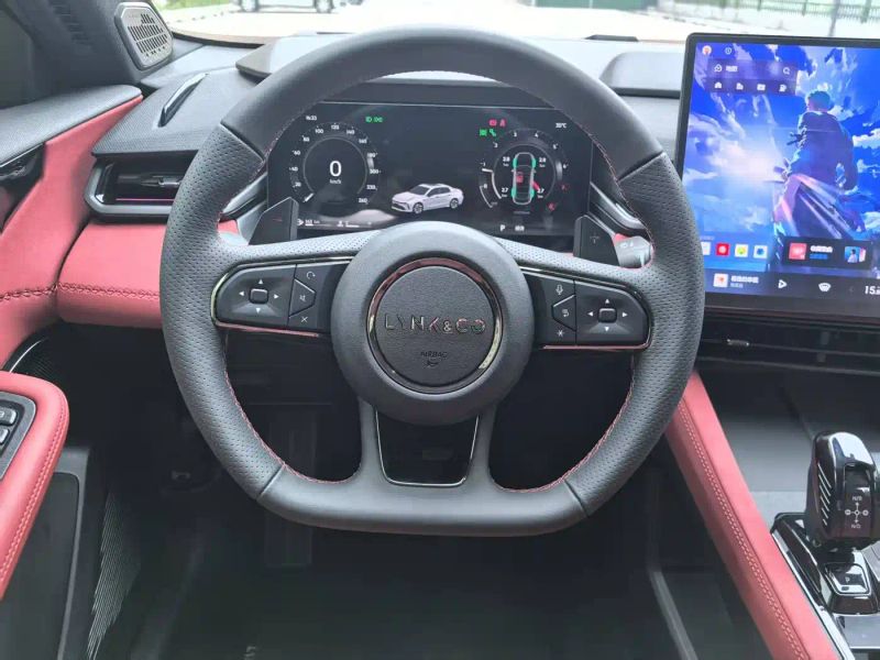 Lynk&co 03