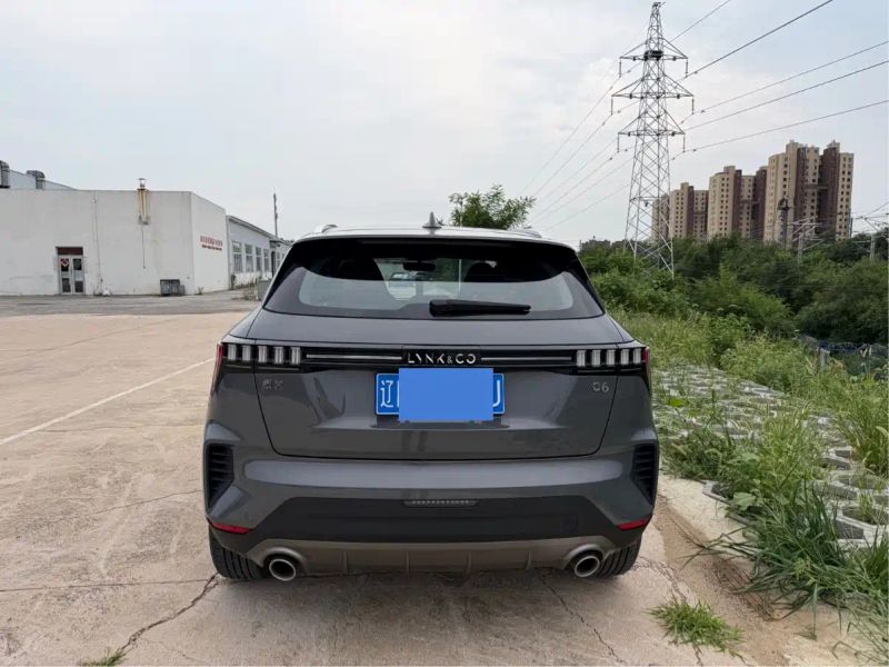 Lynk&co 06