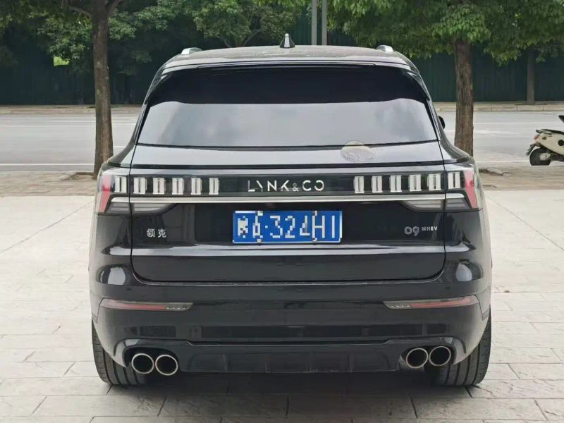 Lynk&co 09