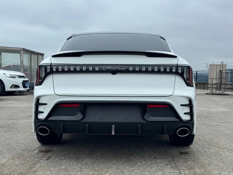 Lynk&co 03
