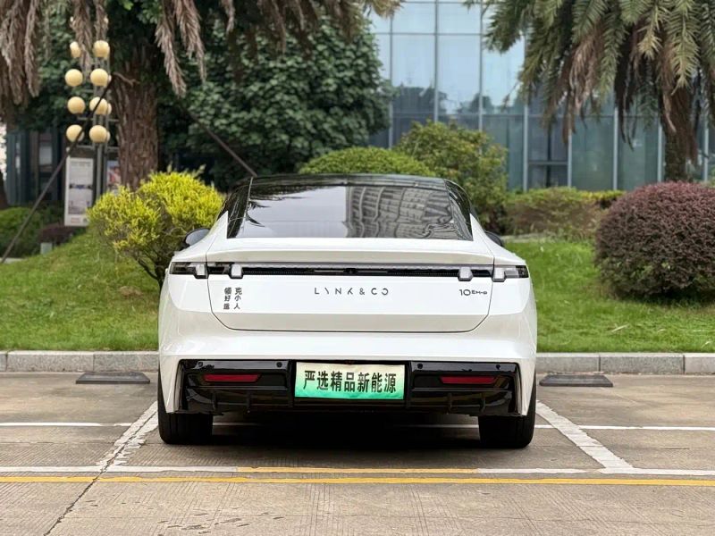 Lynk&co model10
