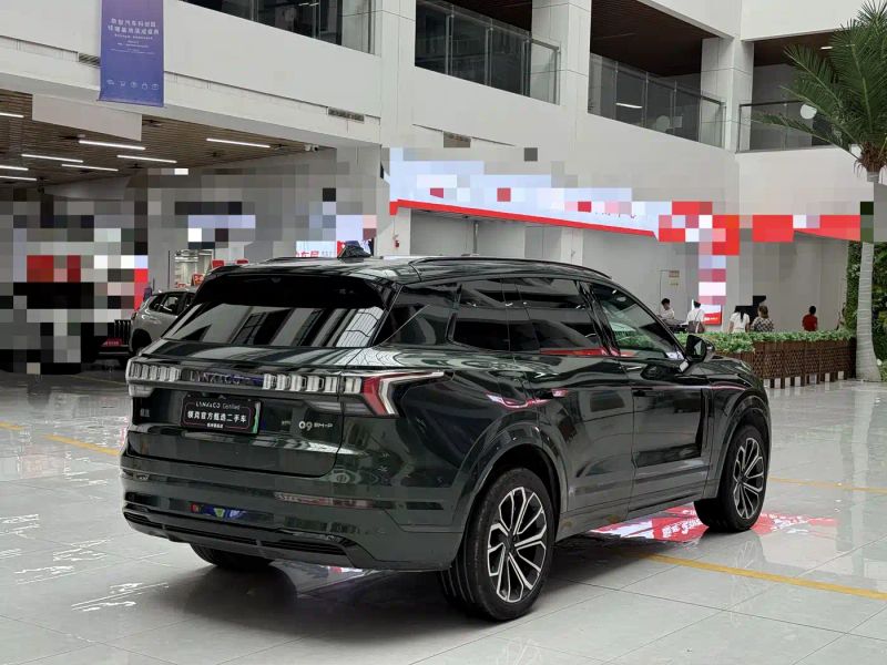 Lynk&co 09