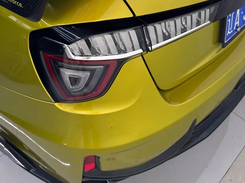 Lynk&co 03