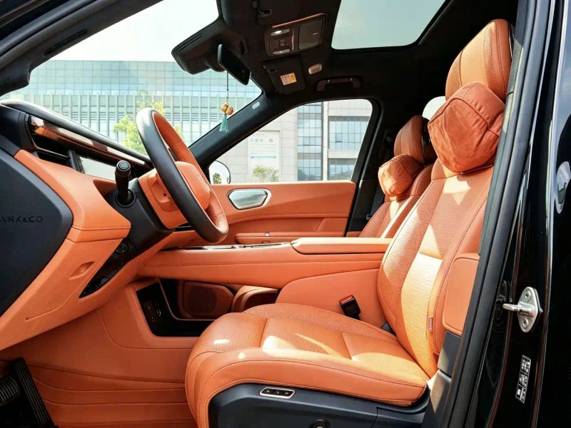 Lynk&co 900