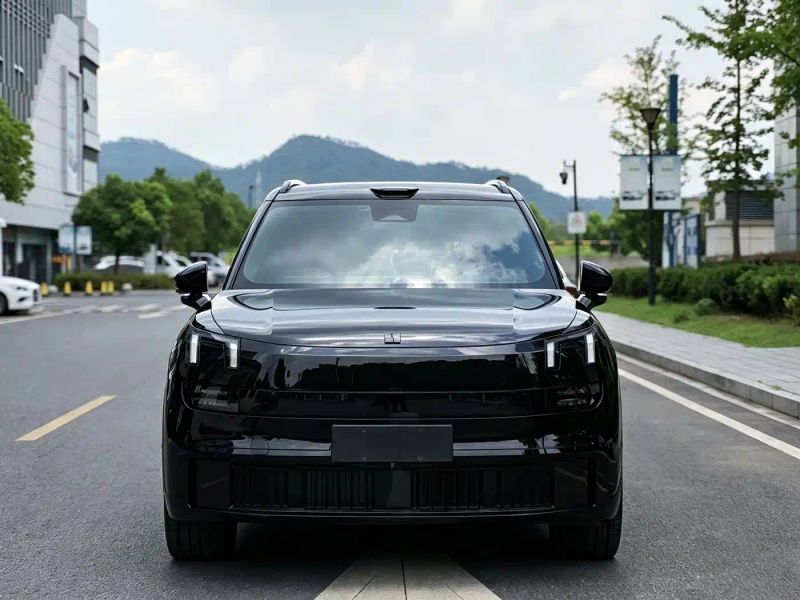 Lynk&co 900