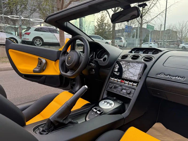 Lamborghini sports_car