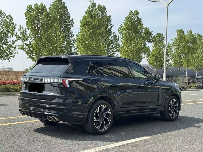 Lynk&co 09