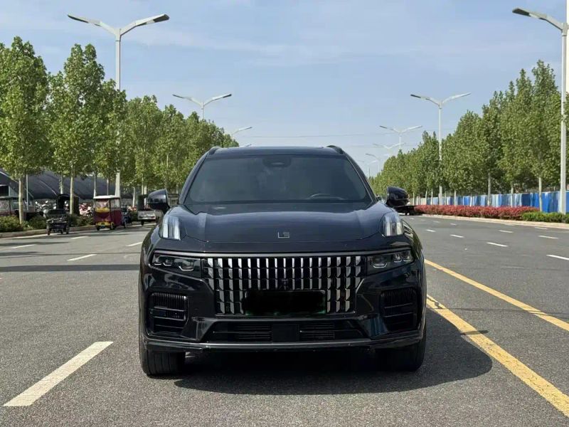 Lynk&co 09