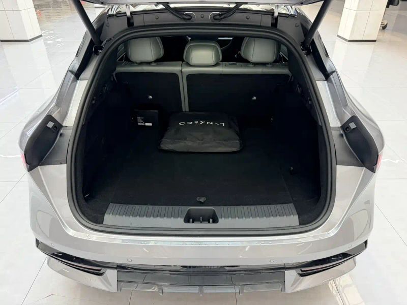 Lynk&co 07