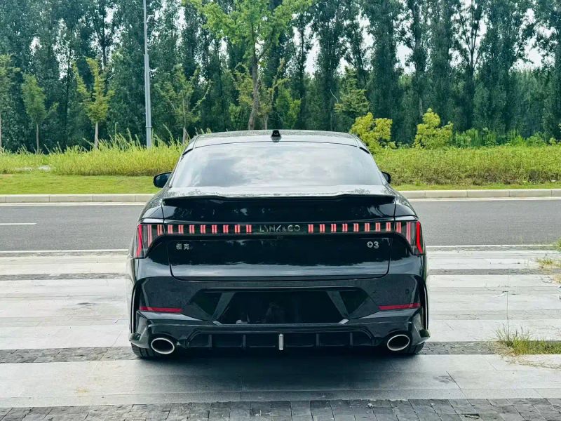Lynk&co lynk-co-03