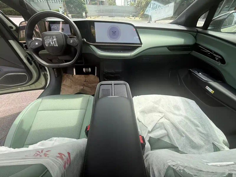 Hongqi eh7
