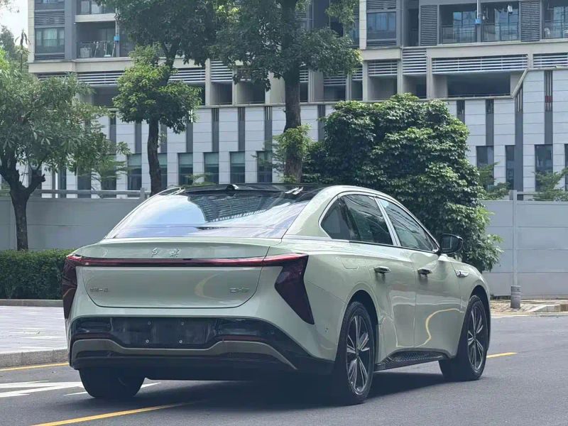 Hongqi eh7