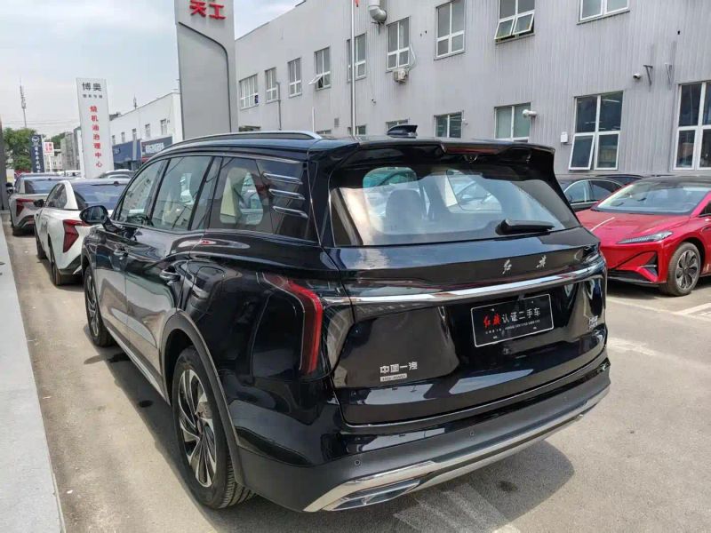 Hongqi hs7