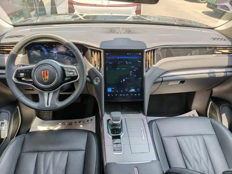 Hongqi hs7