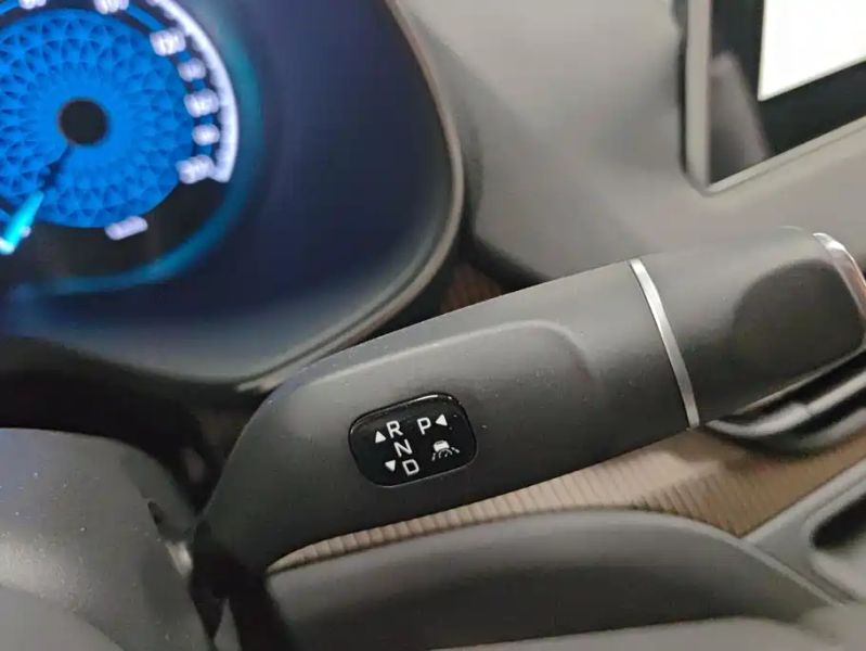 Hongqi eqm5