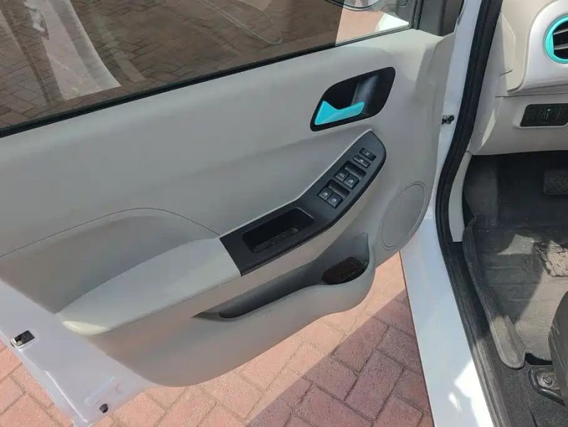 yizhi ev2
