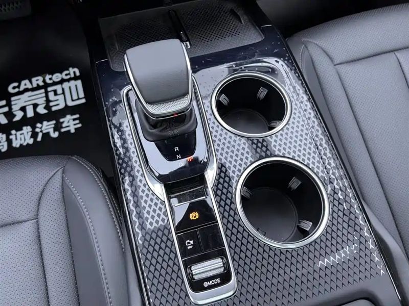 Hongqi hs3