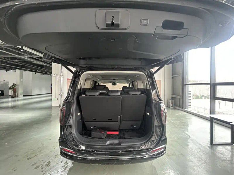 Hongqi hq9