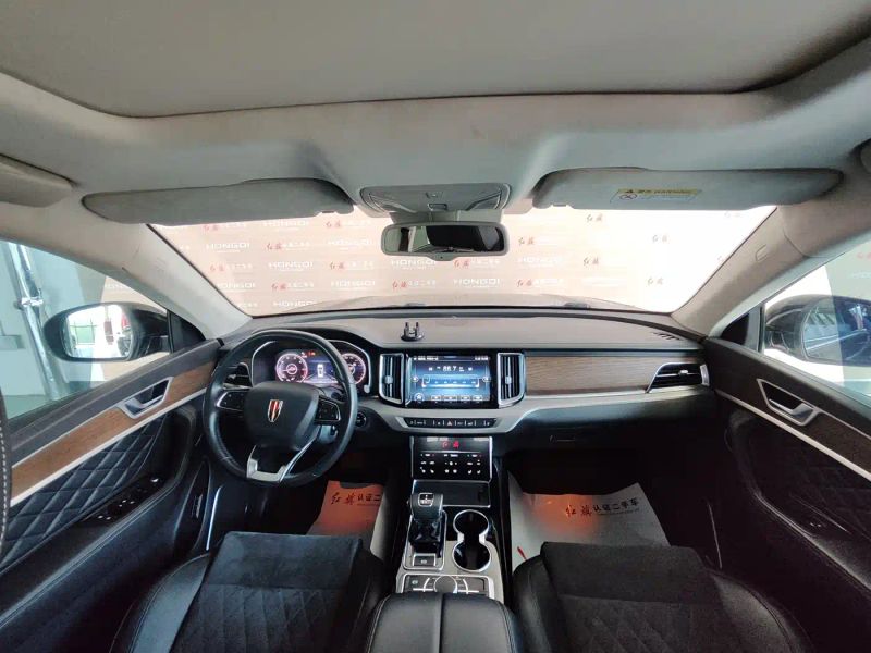 Hongqi hs