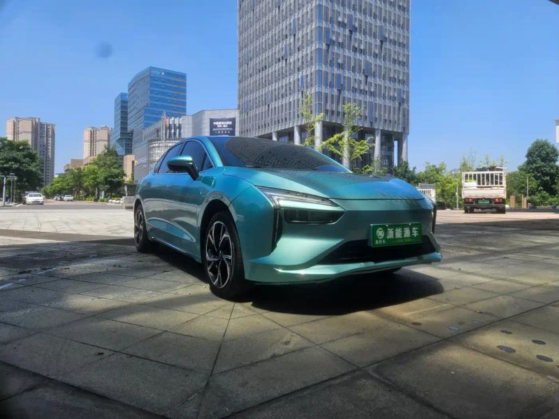 yizhi sedan