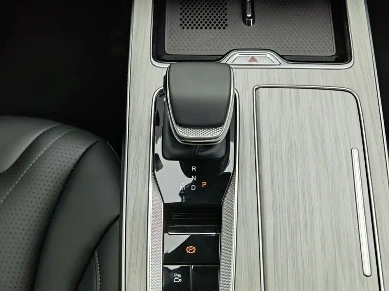Hongqi hs