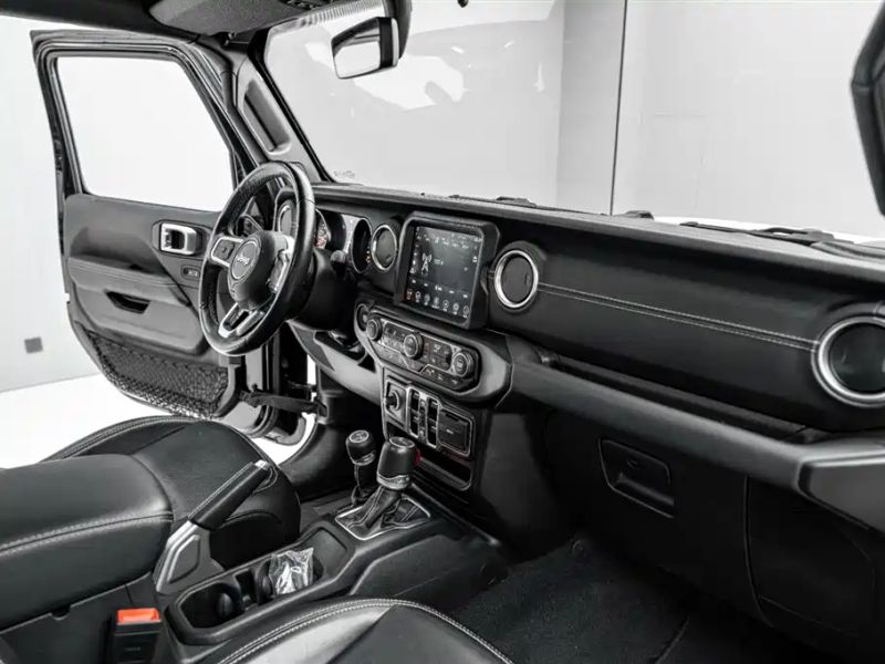 Jeep gladiator