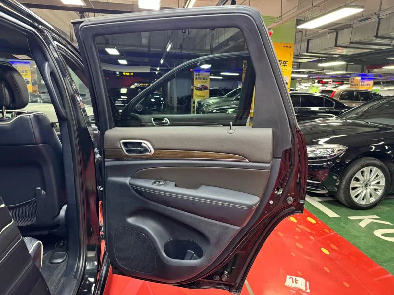 Jeep grand-cherokee-imported