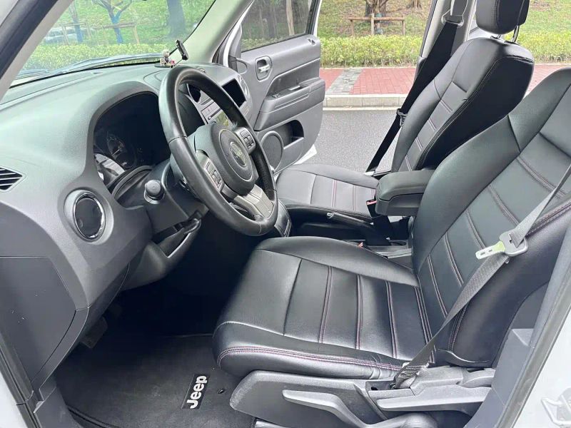 Jeep grand-cherokee-imported