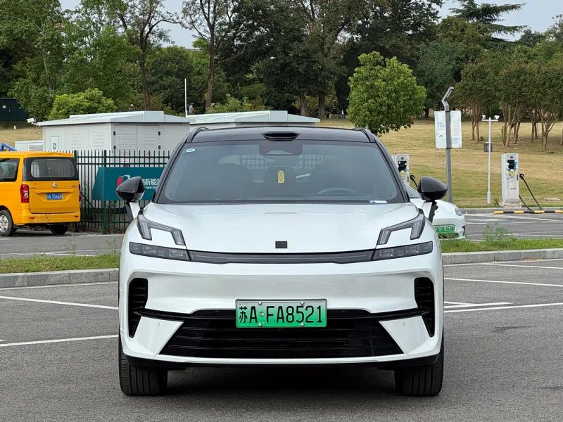 Lynk&co 08