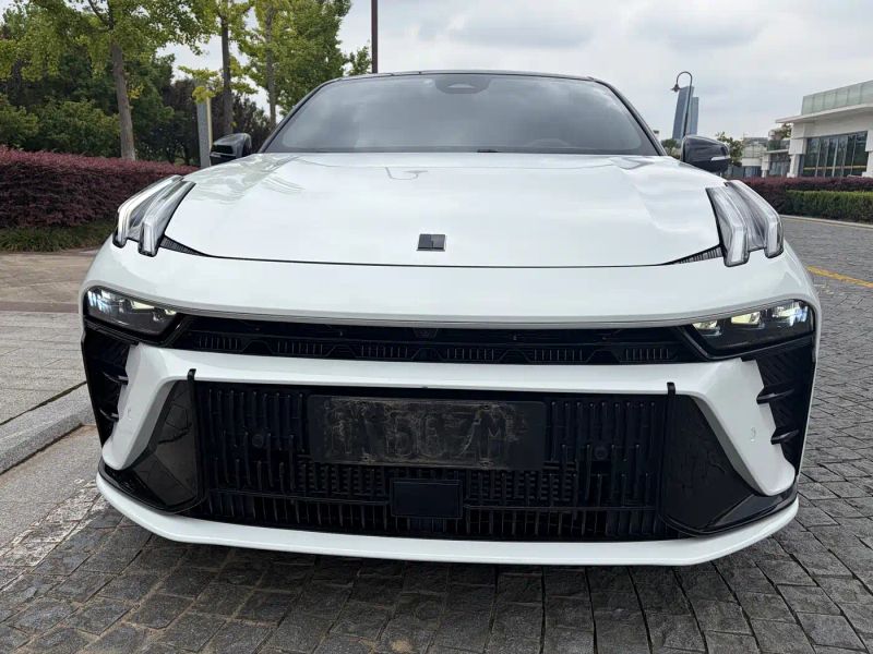 Lynk&co 03