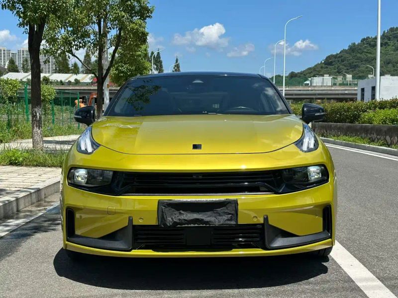 Lynk&co 03
