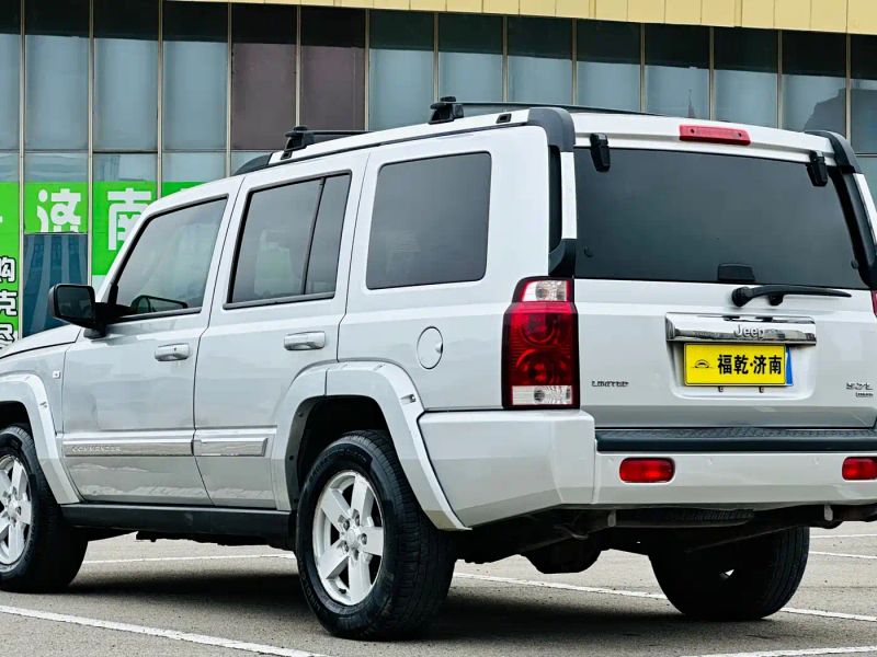 Jeep commander-classic