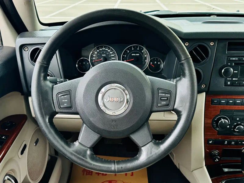 Jeep commander-classic