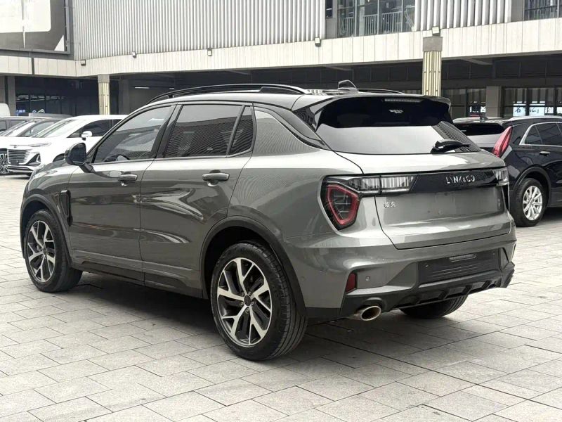 Lynk&co 01