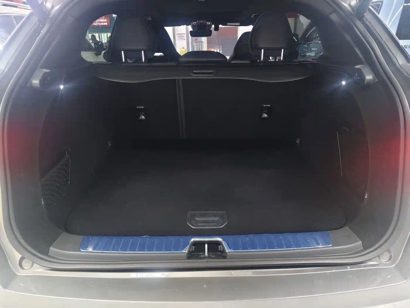 Lynk&co 01