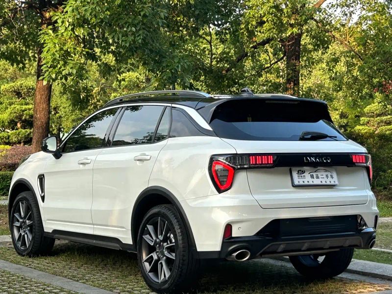 Lynk&co 01