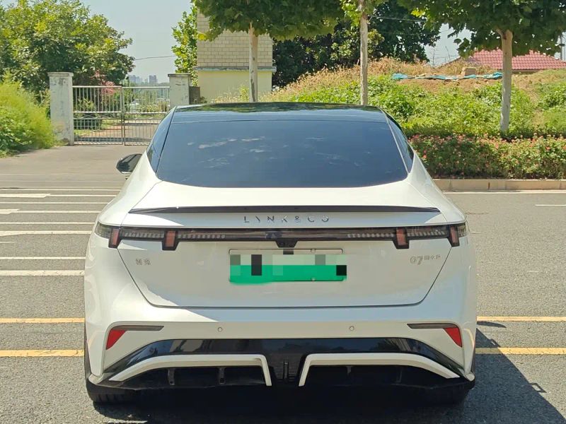 Lynk&co 07