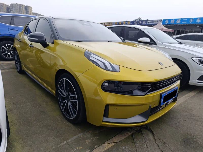 Lynk&co 03