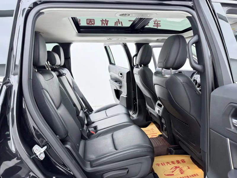 Jeep grand_commander