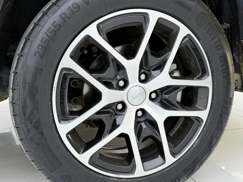 Jeep grand_commander