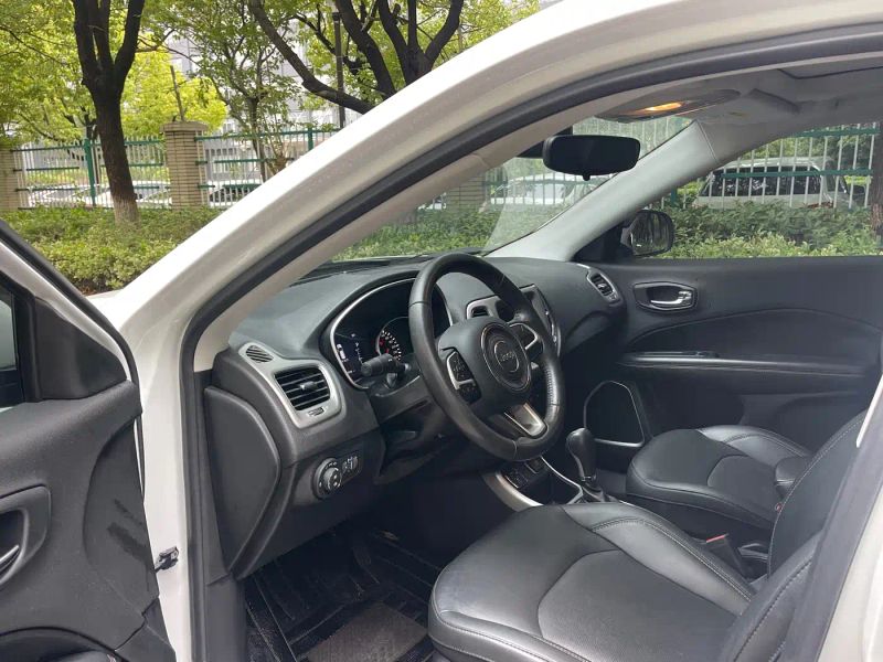 Jeep grand-cherokee-imported