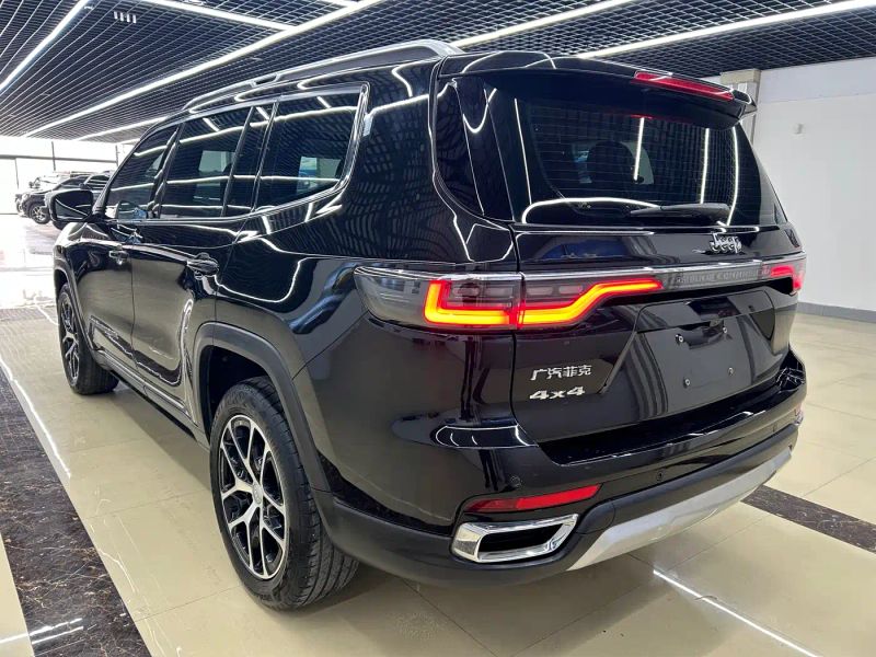 Jeep grand_commander