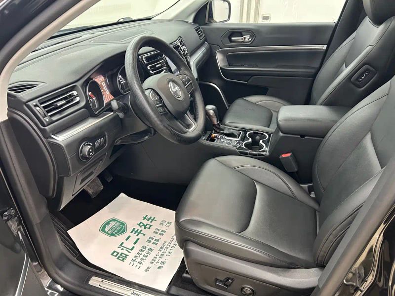 Jeep grand_commander