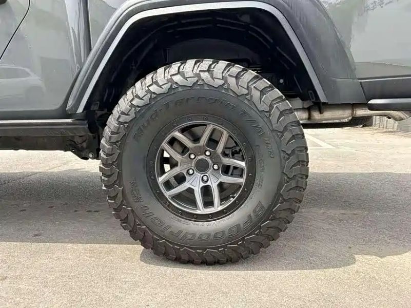 Jeep gladiator