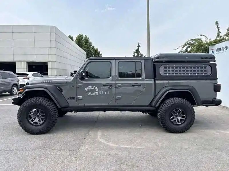Jeep gladiator