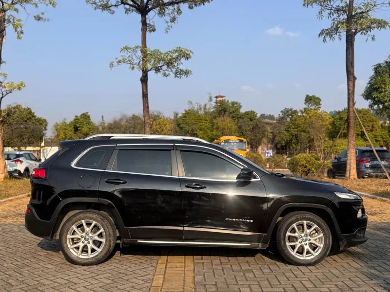 Jeep cherokee