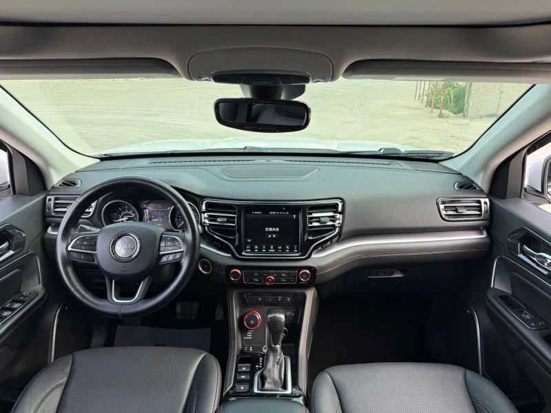 Jeep grand_commander